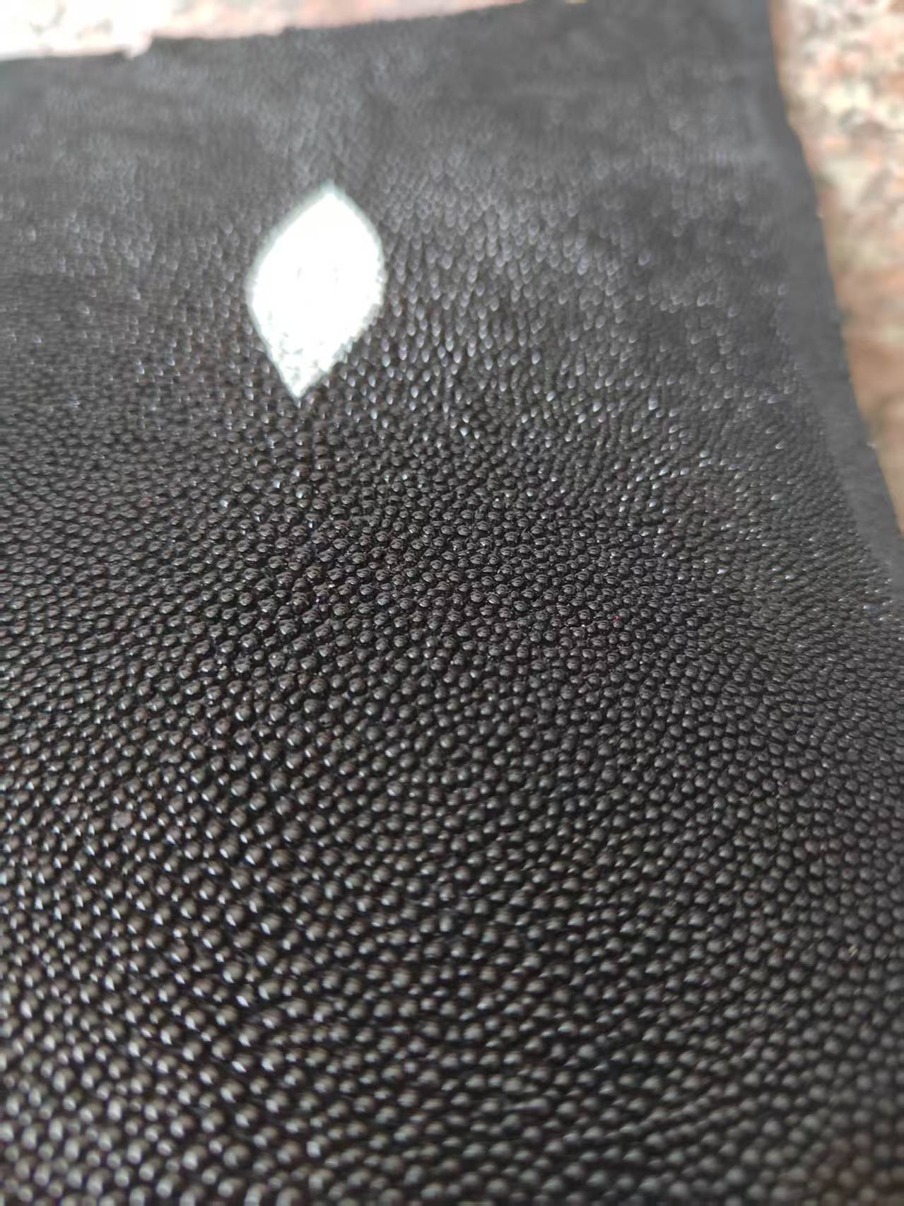 Peau de raie noire non polie p - Leather Shoe Polish avis et prix